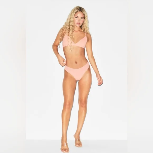 SKIMS Fits Everybody Thong NWT 4X DUSK - Picture 8 of 8